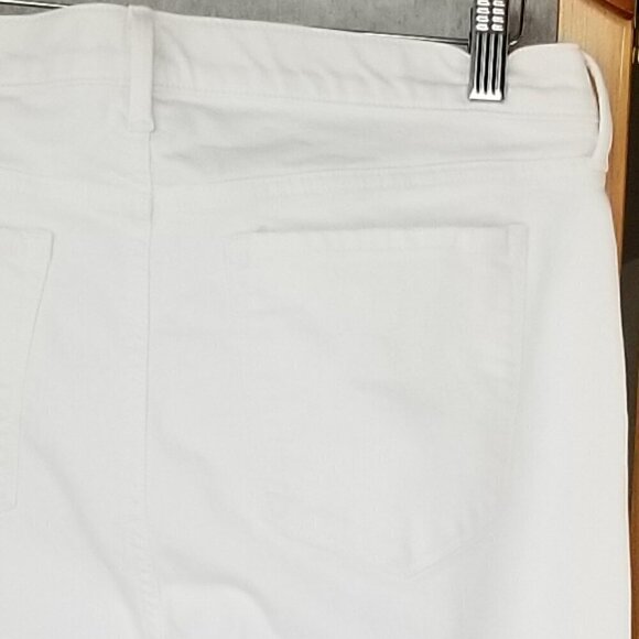 Banana Republic Girlfriend Jeans White Kick Crop High Waist Frayed Hem Size 31 - Picture 7 of 8